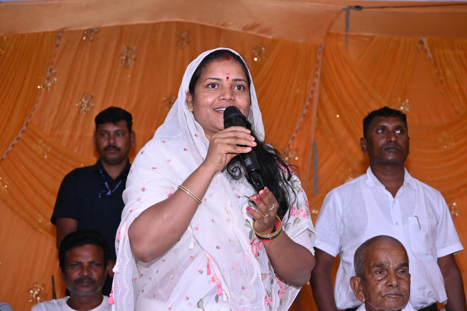 मंत्री राजवाड़े कर्मा नृत्य प्रतियोगिता में हुईं शामिल