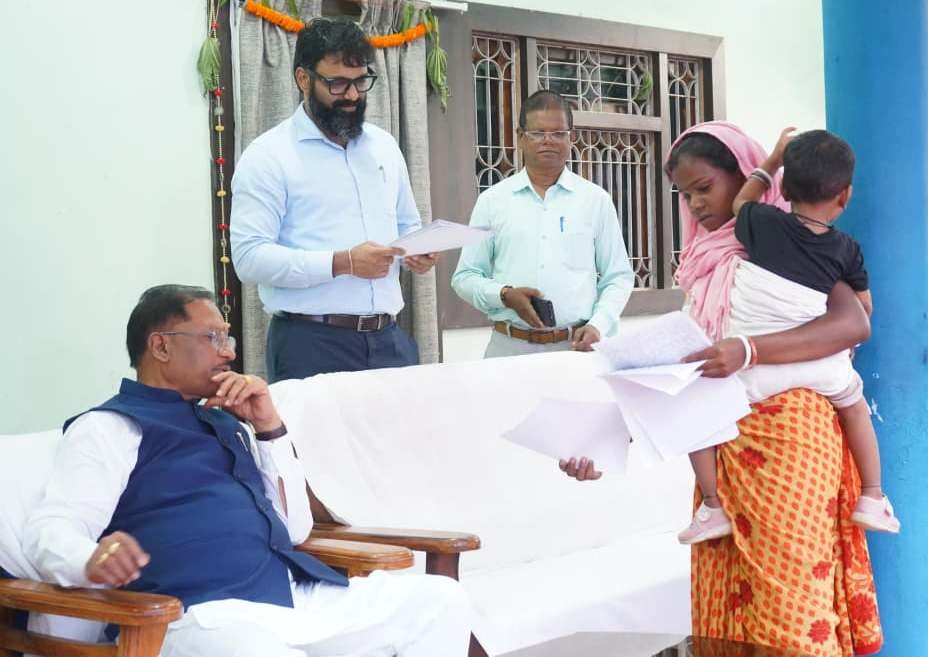 मुख्यमंत्री विष्णु देव साय ने बगिया में सुनी आम जनता की समस्याएं