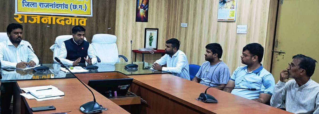 कोई भी पात्र परिवार प्रधानमंत्री उज्ज्वला योजना के लाभ से वंचित न हो : कलेक्टर