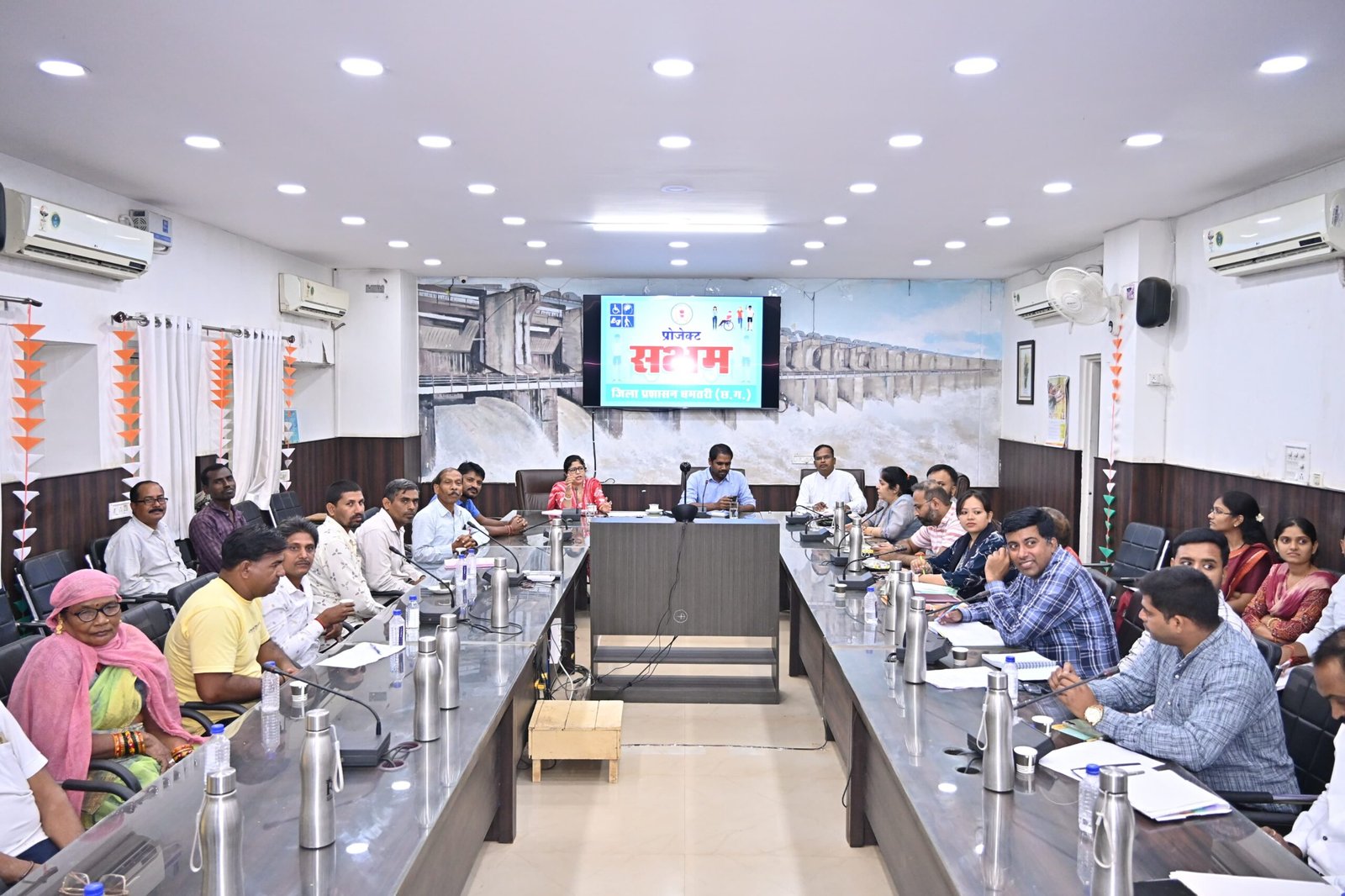 प्रोजेक्ट सक्षम के अंतर्गत दिव्यांगजनों के सशक्तिकरण हेतु बैठक संपन्न