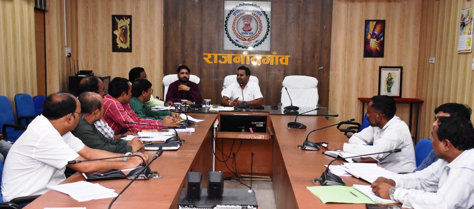 अपर कलेक्टर ने प्रधानमंत्री सूर्यघर मुफ्त बिजली योजना के क्रियान्वयन की समीक्षा की