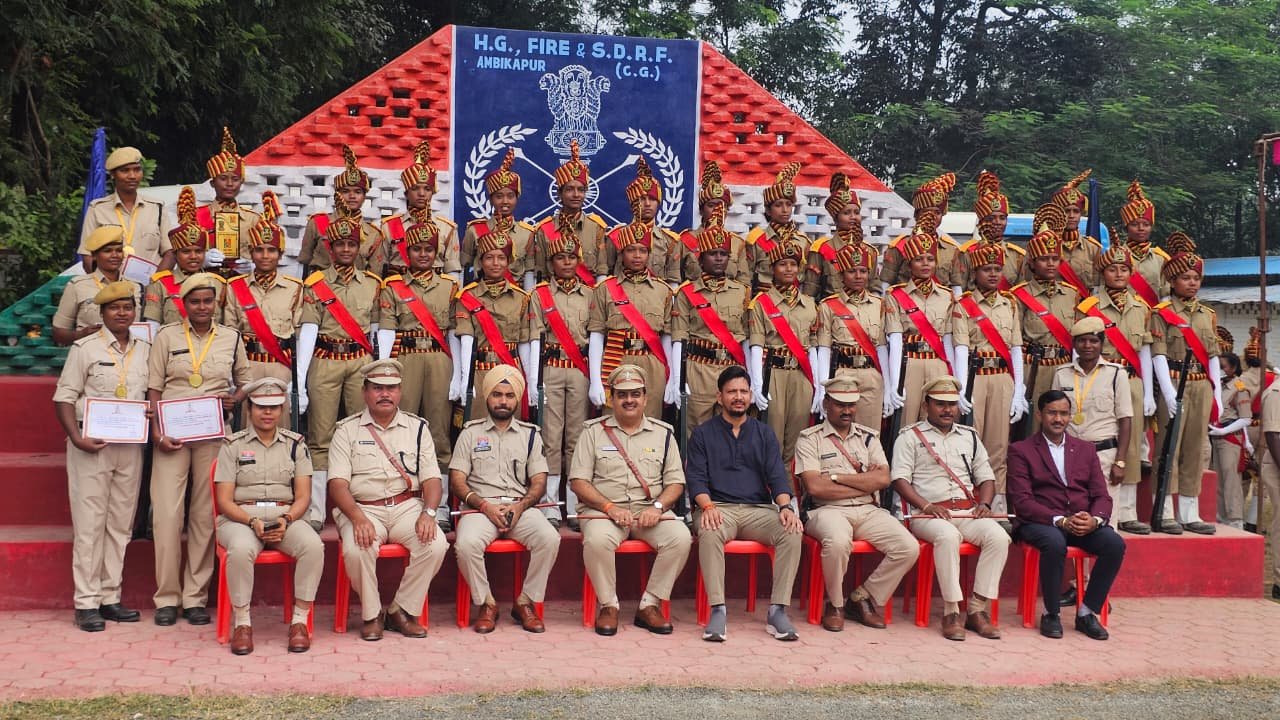 डीएमएफ से साकार हुआ नव संकल्प का सपना जशपुर की 50 बालिकाएँ बनीं नगर सैनिक, बनीं प्रेरणा की मिसाल