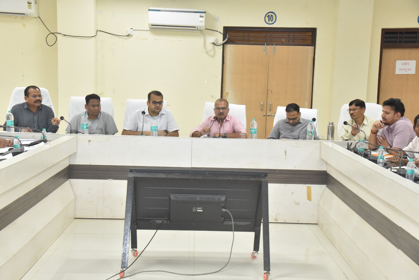 साप्ताहिक समय-सीमा की बैठक संपन्न