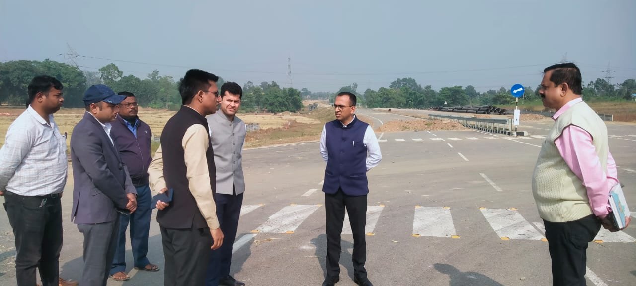 कलेक्टर ने राष्ट्रीय राजमार्ग एवं जल संसाधन संबंधी कार्यों का किया निरीक्षण