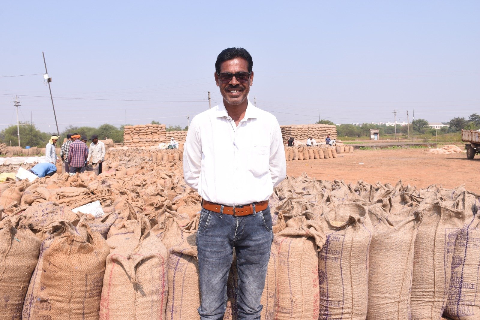 किसान जानीवाकर के चेहरे पर धान बिक्री से आई मुस्कान