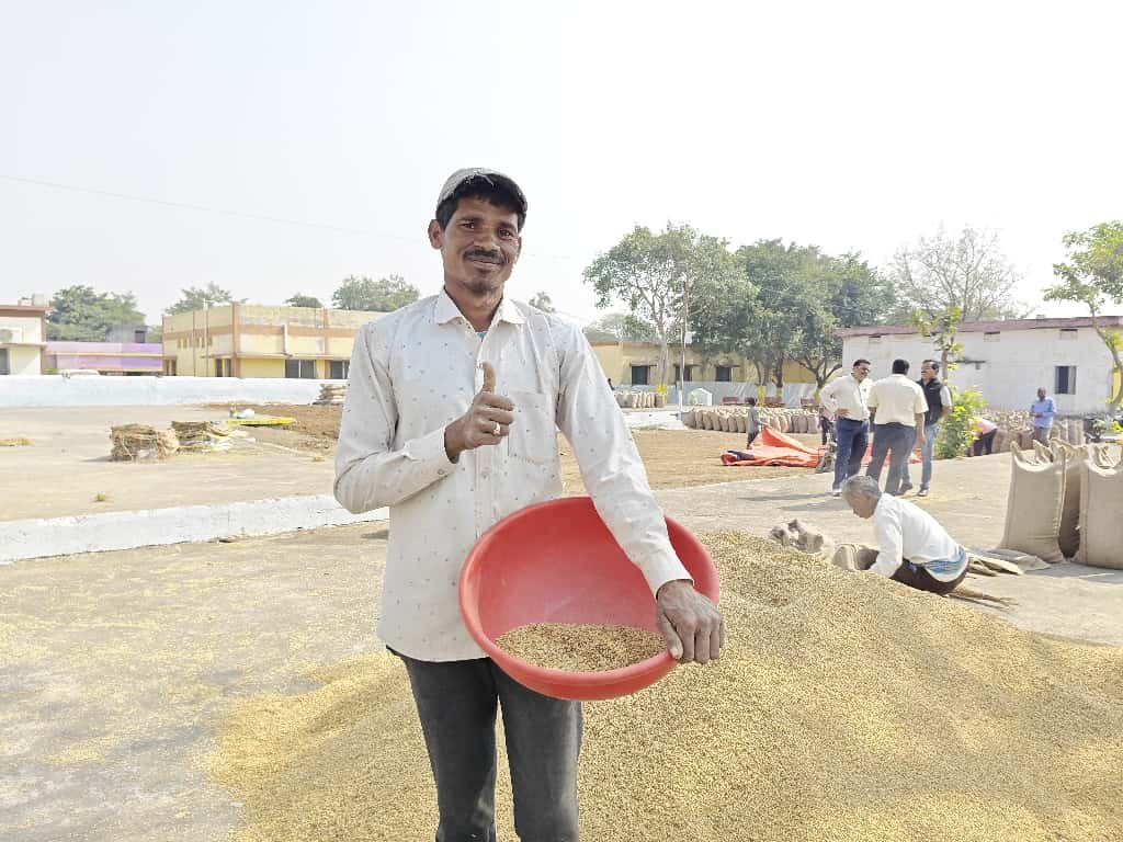 धान खरीदी में तेज़, पारदर्शी और तकनीक आधारित प्रक्रिया से किसानों में उत्साह