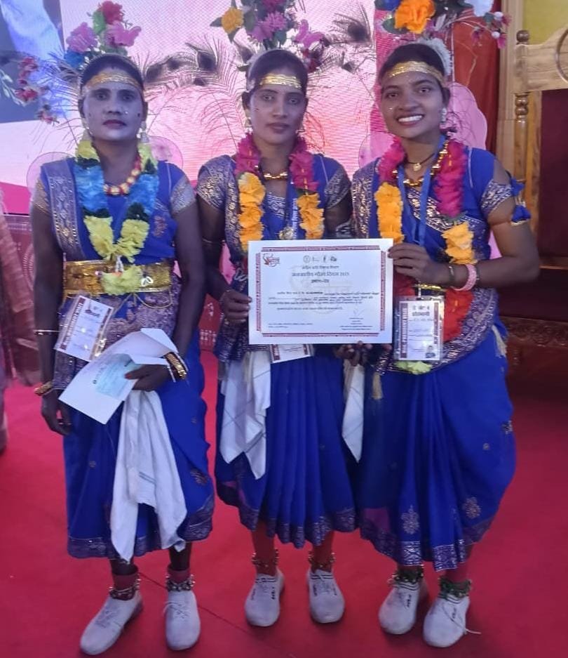 जनजातीय नर्तक एवं सांस्कृतिक दल को मिला तृतीय पुरूस्कार