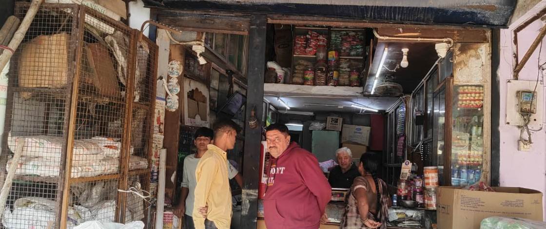 खाद्य सुरक्षा विभाग की टीम द्वारा गणेश किराना स्टोर्स की जांच की गई