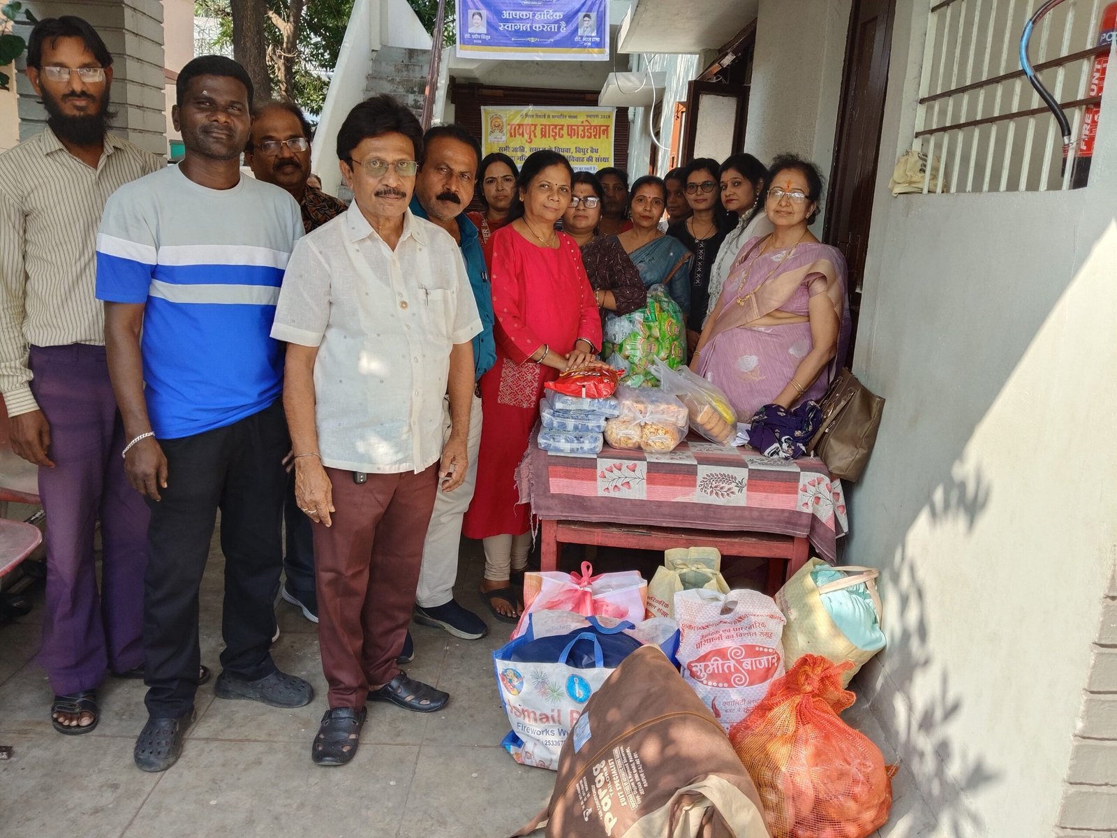 रायपुर ब्राइट फाउंडेशन एवं रोटरी मैत्री ट्रस्ट ने विक्षिप्त बच्चियों संग धूमधाम से मनाई दीपावाली