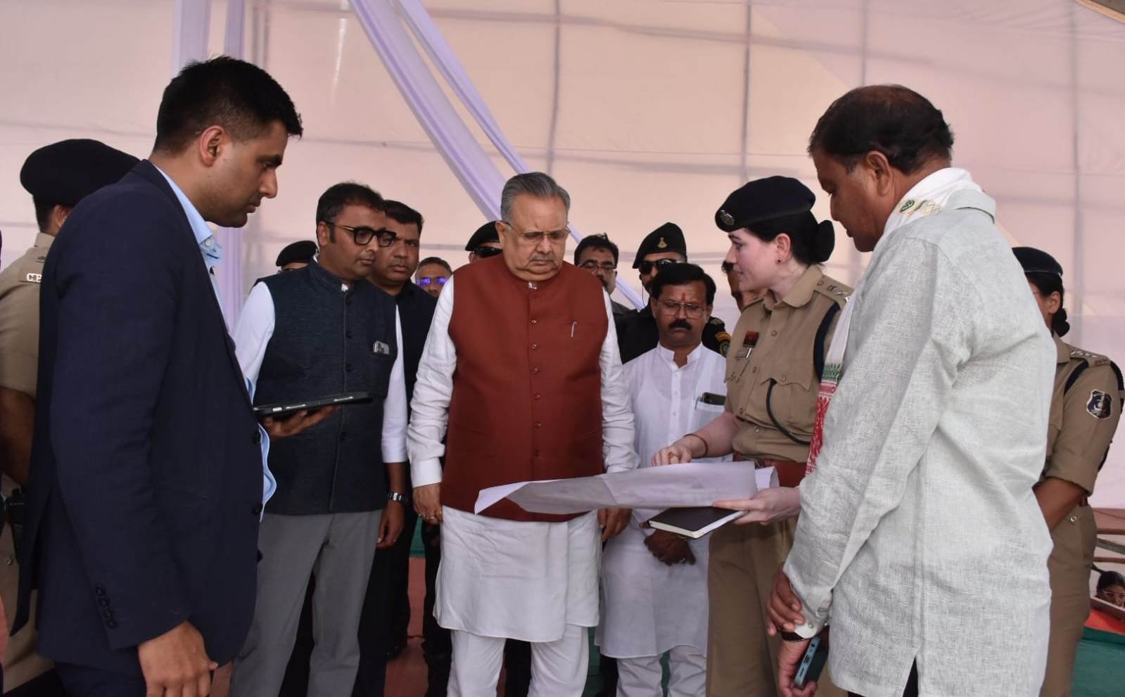 उपराष्ट्रपति के राजनांदगांव प्रवास के दृष्टिगत विधानसभा अध्यक्ष डॉ. रमन सिंह ने कार्यक्रम स्थल का लिया जायजा