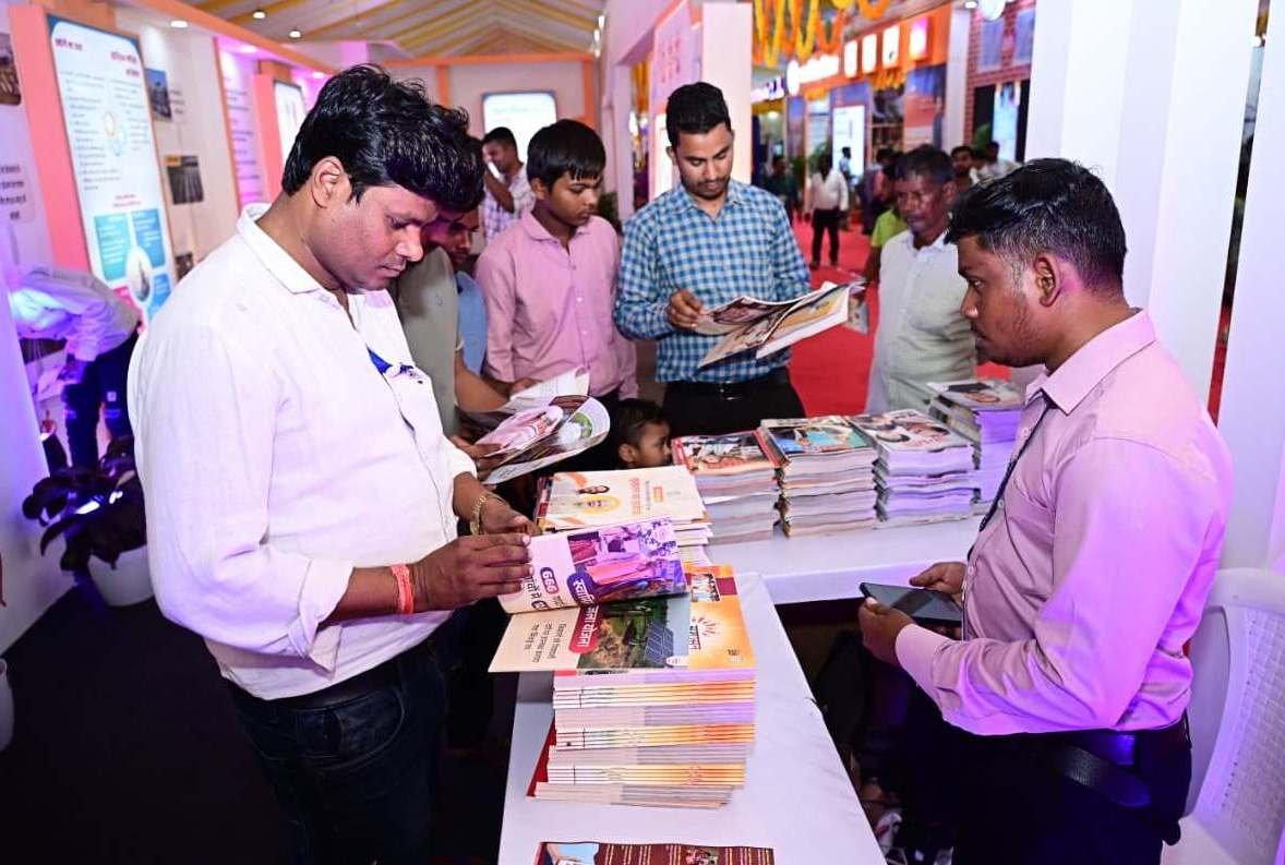 लोगों ने जनसम्पर्क विभाग की फोटो प्रदर्शनी को सराहा, राज्य की उपलब्धियों और योजनाओं की दिखी झलक