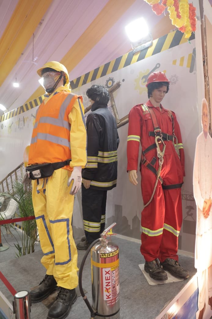 श्रमिक सशक्तिकरण और राज्य के नीतिगत विकास की झलक दिखा श्रम विभाग की प्रदर्शनी