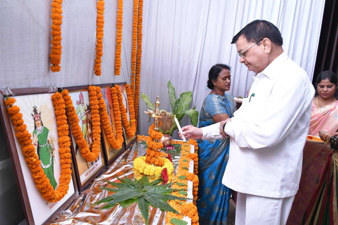 भगवान बिरसा मुंडा की 150वीं जयंती के उपलक्ष्य में कोरबा में जिला स्तरीय जनजातीय गौरव दिवस कार्यक्रम आयोजित