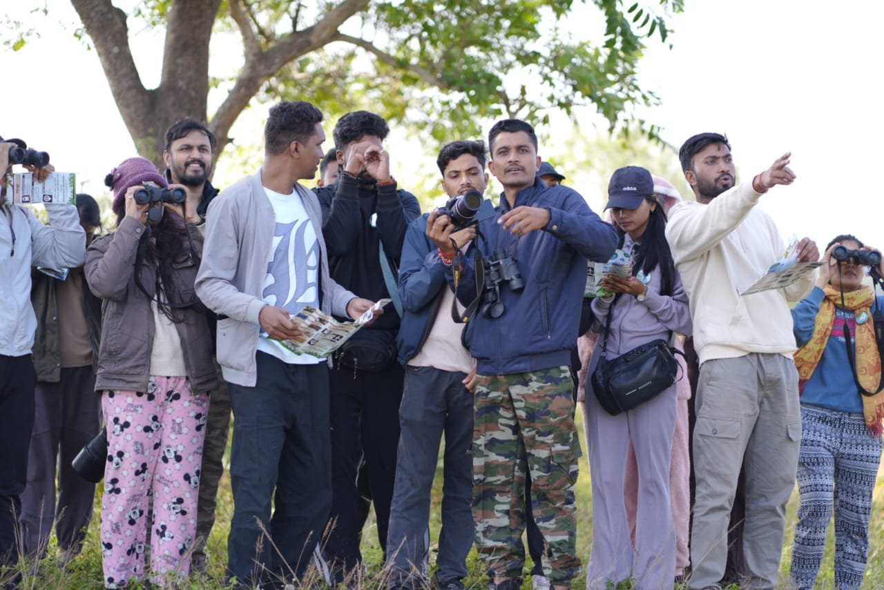 जशपुर जम्बूरी 2025 नीमगांव वेटलैंड में पर्यटकों ने किया बर्डवॉक