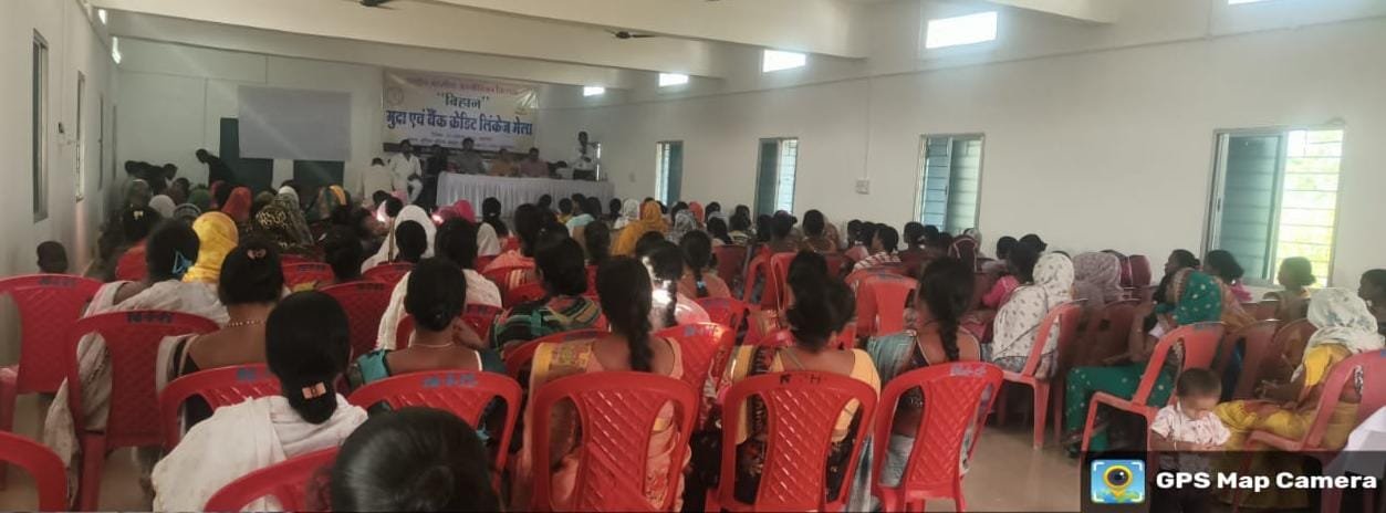 कांसाबेल में आयोजित मुद्रा एवं बैंक क्रेडिट मेला में 56 महिला समूहों को एक करोड़ 20 लाख का बैंक लोन स्वीकृत