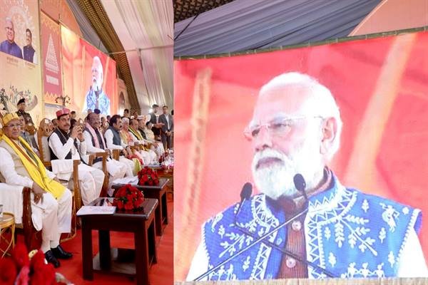जनजातियों का समग्र कल्याण हमारी सर्वोच्च प्राथमिकता : प्रधानमंत्री मोदी