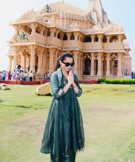 कंगना रनौत ने काशी में किए कालभैरव के दर्शन, पीएम मोदी के ‘राम राज्य’ की तारीफ की