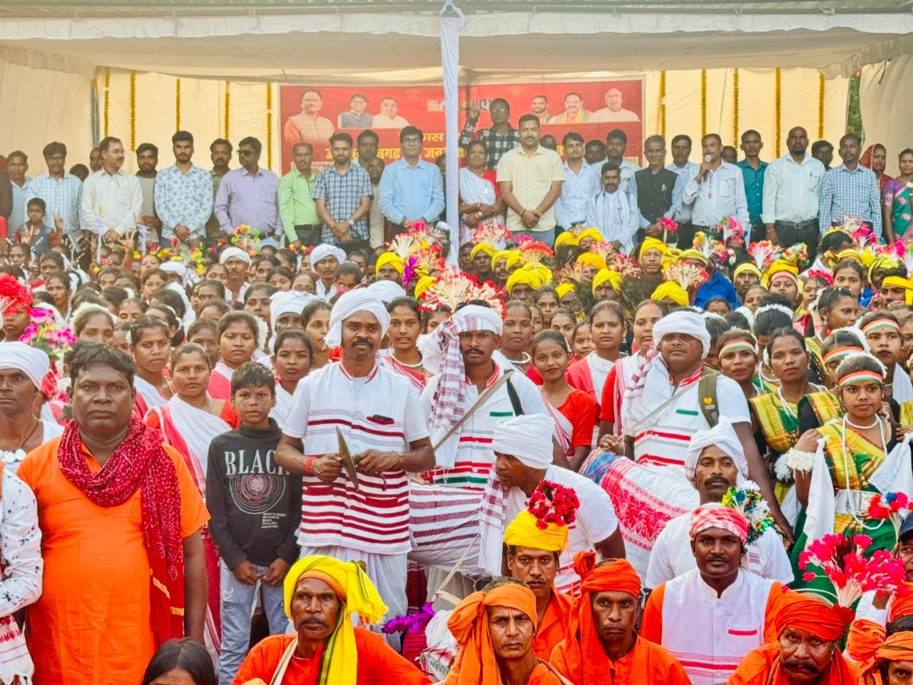 विकासखण्ड स्तरीय उत्तर छत्तीसगढ़ क्षेत्र जनजातीय लोक नृत्य महोत्सव 2025 का भव्य आयोजन