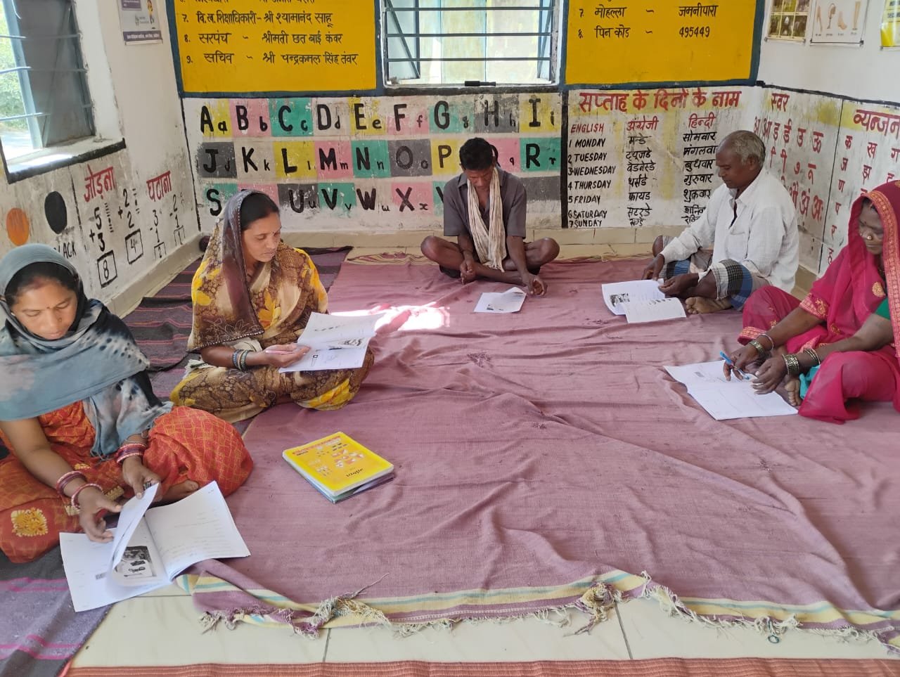 सास-बहू और ससुर ने जगाई शिक्षा की लौ, कोरबा में उल्लास नवभारत महापरीक्षा बनी मिसाल