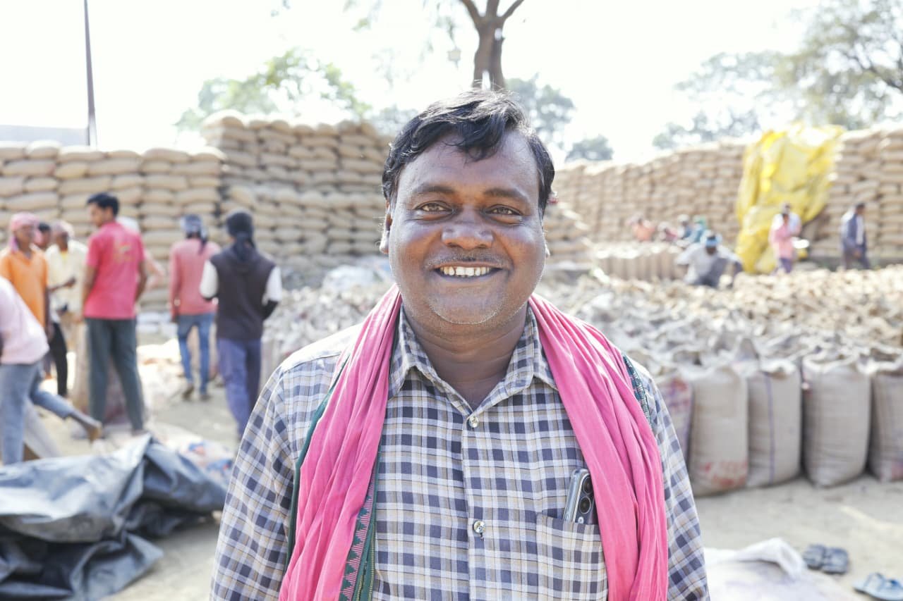 किसान नारायण की मुस्कान में छिपी सफलता, समर्थन मूल्य पर धान खरीदी ने बदली आर्थिक तस्वीर