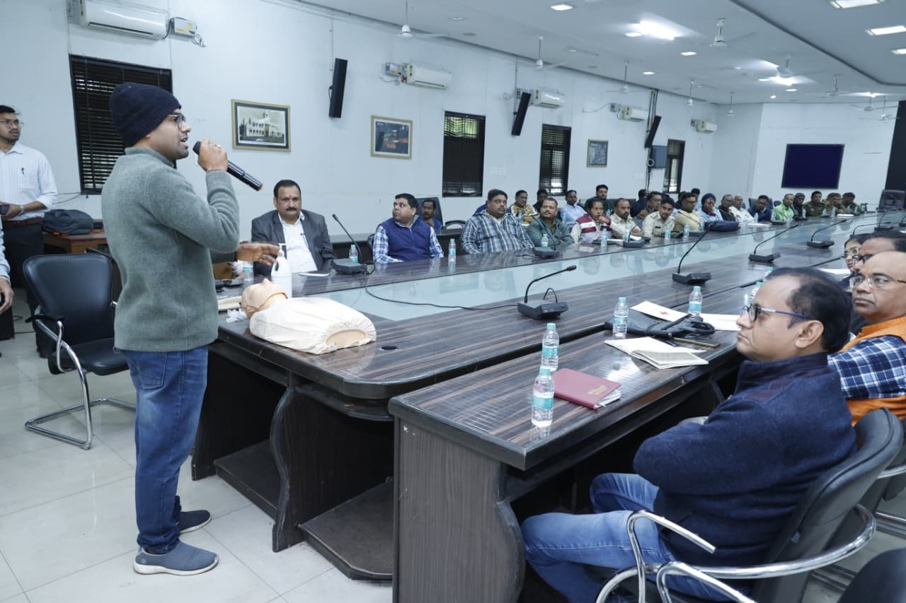 रेडक्रॉस द्वारा 106 कर्मियों को सीपीआर एवं फर्स्ट एड का दिया गया प्रशिक्षण