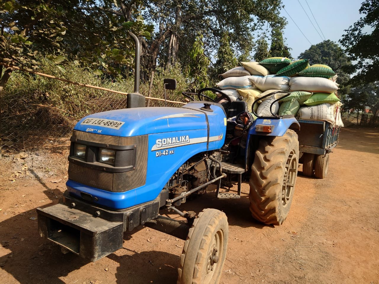 धान उपार्जन केंद्र में दूसरे किसान का धान खपाने की कोशिश, प्रशासन की त्वरित कार्रवाई, 162 क्विंटल धान जप्त