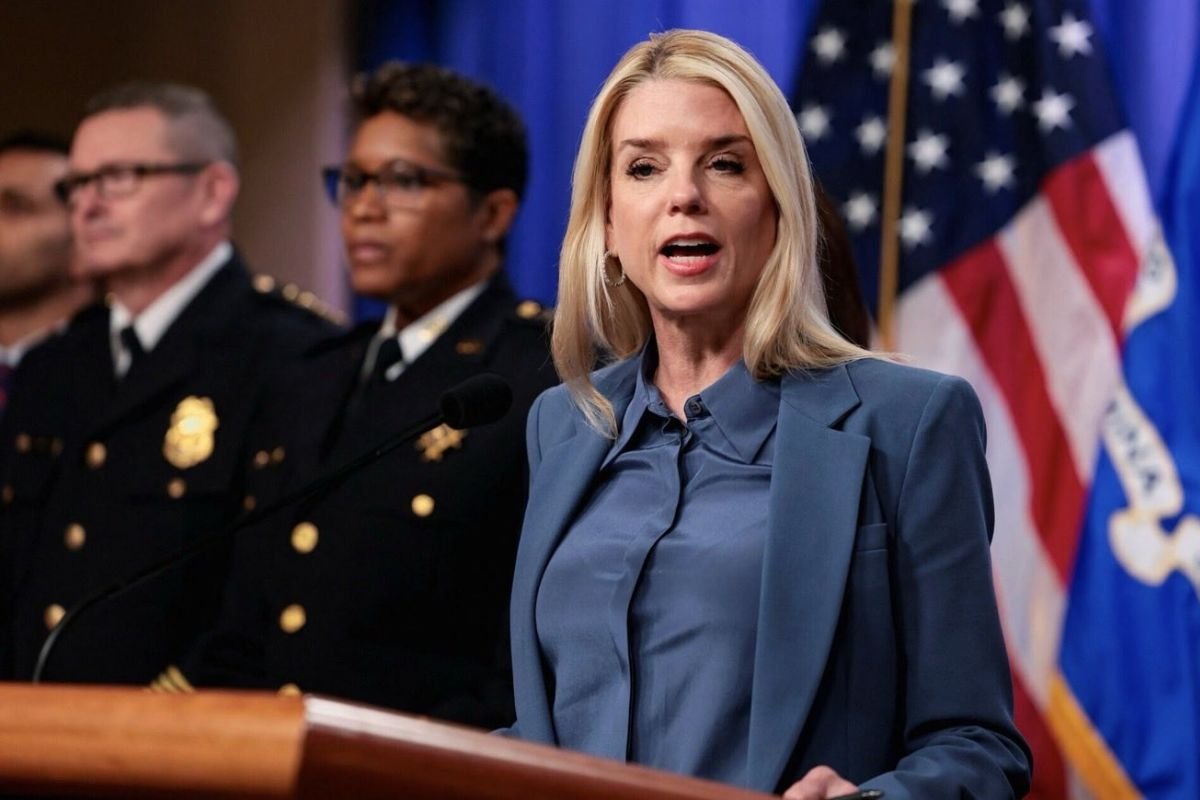 अमेरिका के लॉस एंजिल्स को दहलाने की साजिश नाकाम, रेगिस्तान में बना रहे थे बम, ऐसे पकड़ाए अपराधी