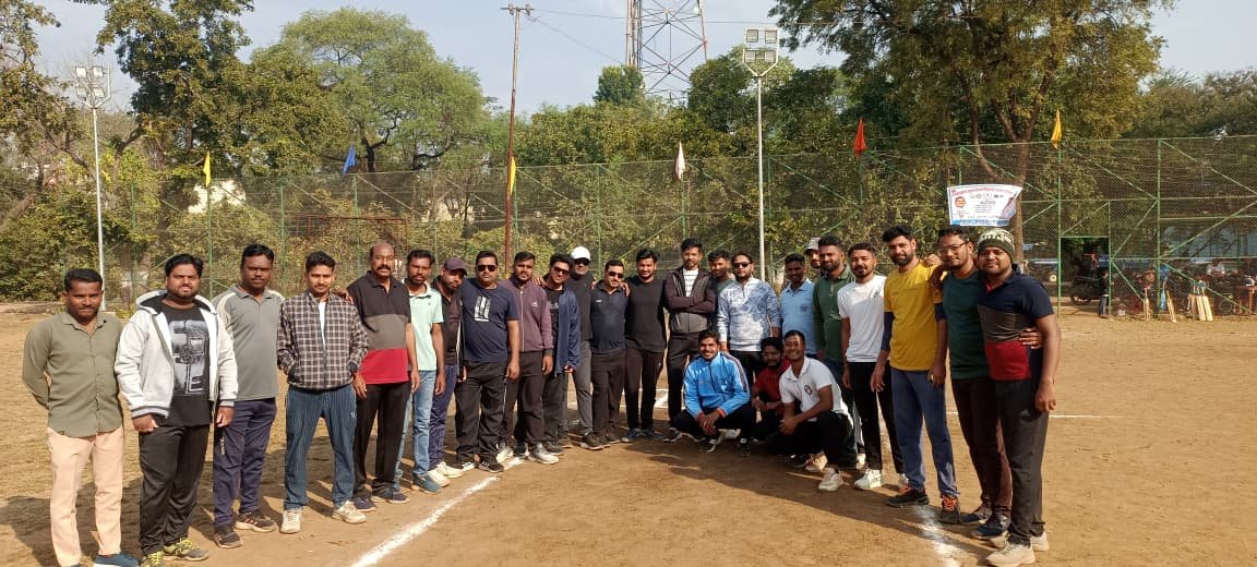 “कवर्धा प्राइवेट स्कूल टीचर्स टेनिस बॉल क्रिकेट टूर्नामेंट में एलिमिनेटर और क्वालीफायर-1 मुकाबले संपन्न”