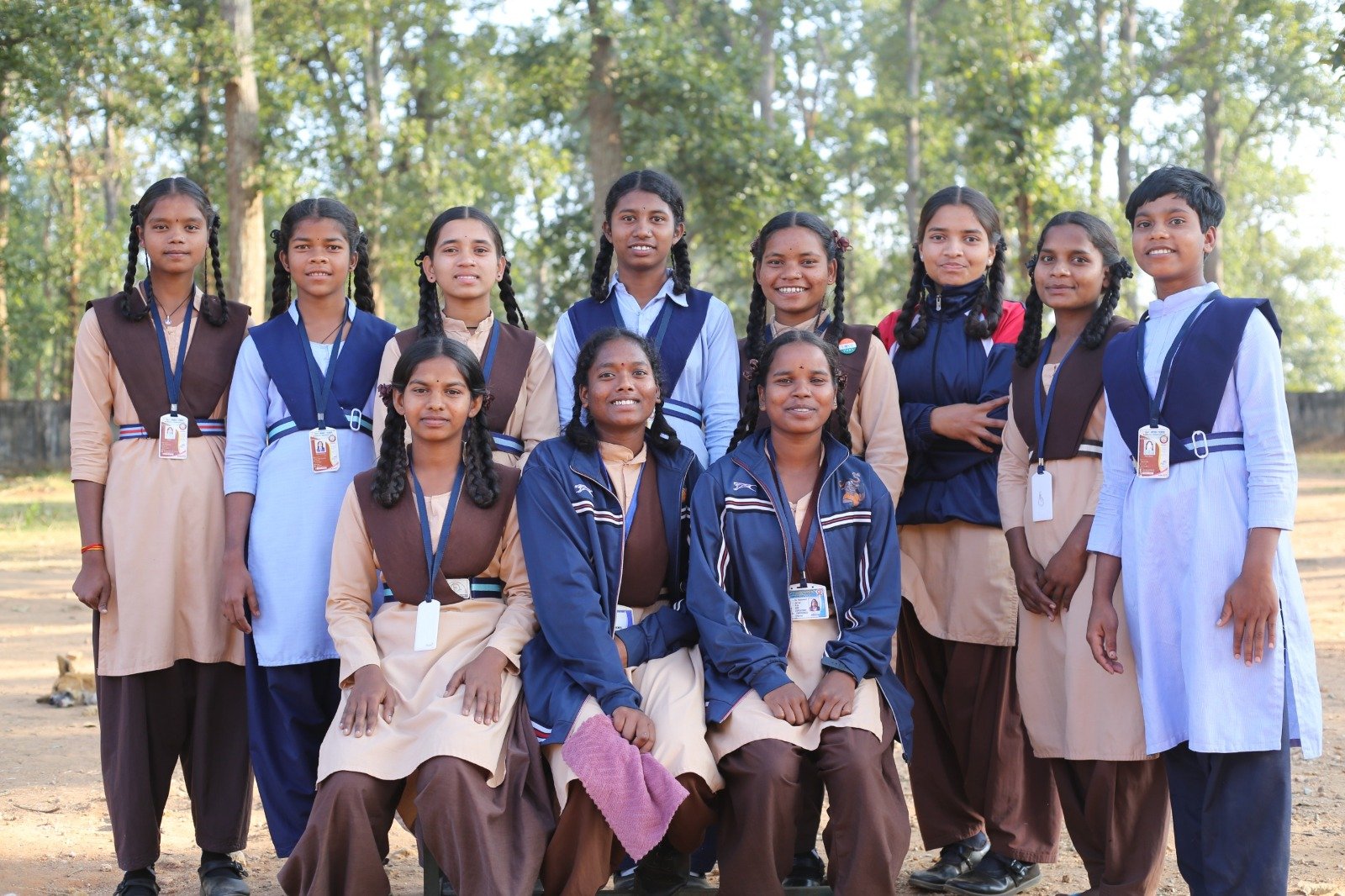 कोंडागांव की बेटियां हॉकी स्टीक से साध रहीं लक्ष्य, बस्तर ओलम्पिक से हुनर को मिल रही नई उड़ान