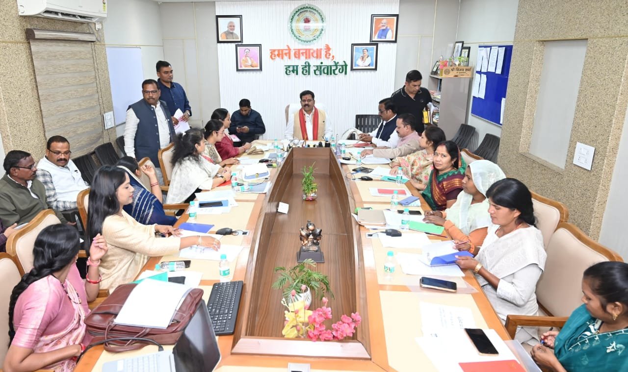 उप मुख्यमंत्री विजय शर्मा से जिला पंचायत अध्यक्षों ने विभिन्न मांगों पर की चर्चा