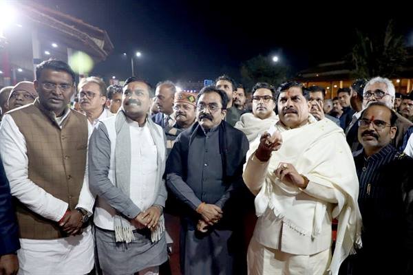 मुख्यमंत्री डॉ. यादव ने खजुराहो स्थित पश्चिमी मंदिर समूह परिसर में लाइट एंड साउंड-शो देखा