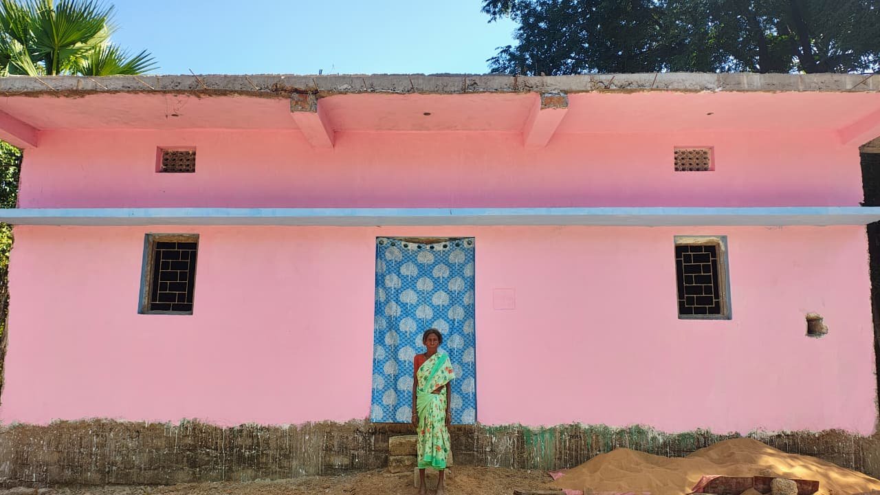 बुढ़ापे का सहारा बनी प्रधानमंत्री आवास योजनाः नियद नेल्लानार ग्राम चिपुरभट्टी में पहली बार बना पक्का घर