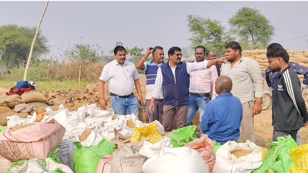 कलेक्टर डॉ. संजय कन्नौजे के निर्देशन में कोसीर धान खरीदी केंद्र में बिचौलियों पर हुई बड़ी कार्रवाई