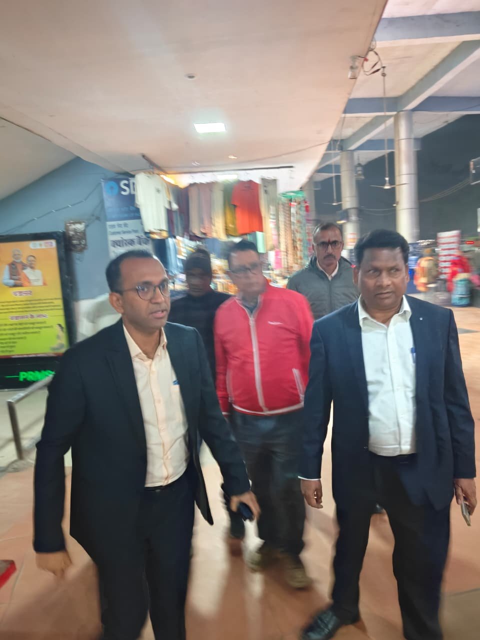 कलेक्टर अजीत वसंत ने रैन बसेरा व आश्रय स्थल का किया निरीक्षण शीतलहर को देखते हुए बिस्तर व कंबल की उपलब्धता सुनिश्चित करने के दिए निर्देश