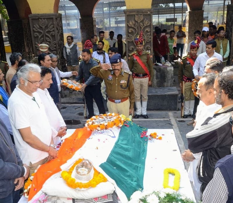 छत्तीसगढ़ के माटीपुत्र, साहित्यकार   विनोद कुमार शुक्ल को राजकीय सम्मान के साथ अंतिम विदाई