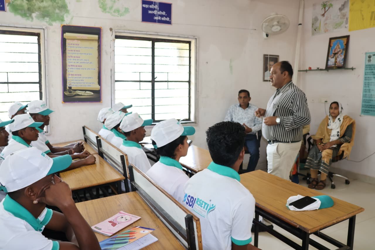 आजीविका डबरी से बदलेगी पुर्नवासित युवाओं के जीवन की दिशा