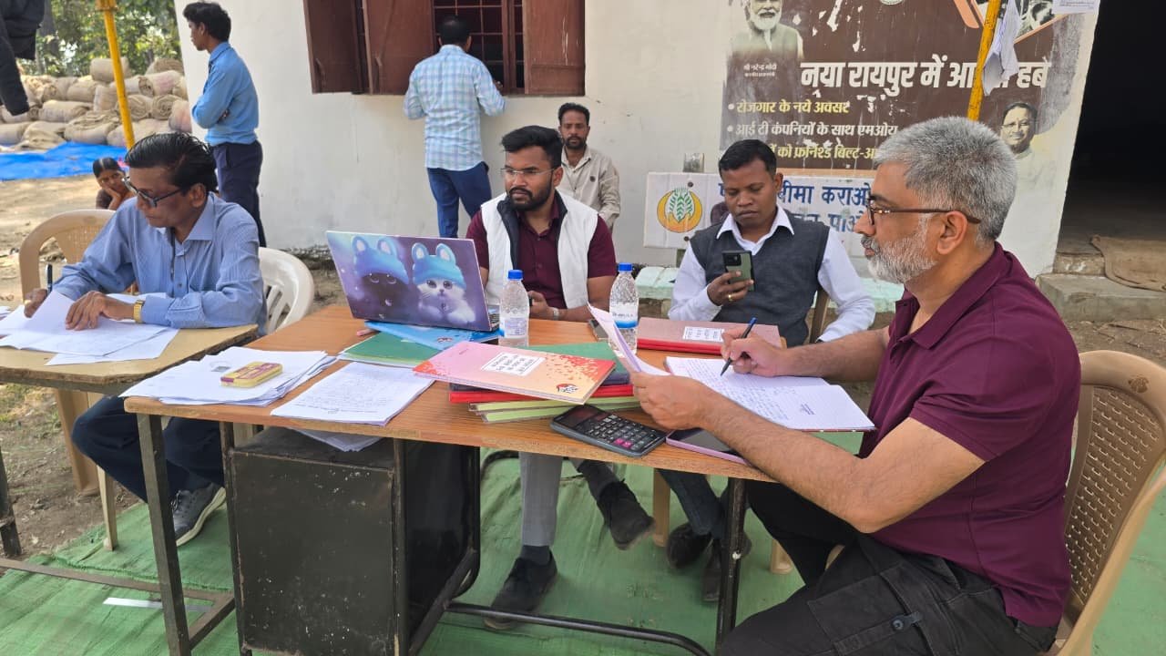 उपार्जन केंद्रों का आकस्मिक निरीक्षण