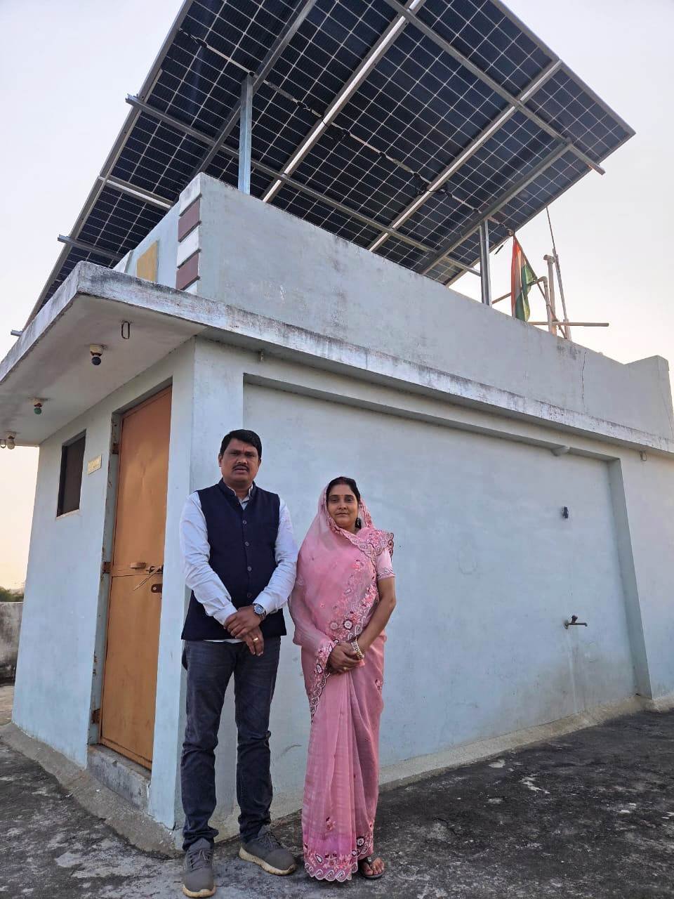 प्रधानमंत्री सूर्यघर मुफ्त बिजली योजना अंतर्गत अध्यक्ष जनपद पंचायत राजनांदगांव ने अपने निवास पर स्थापित किया सोलर पैनल