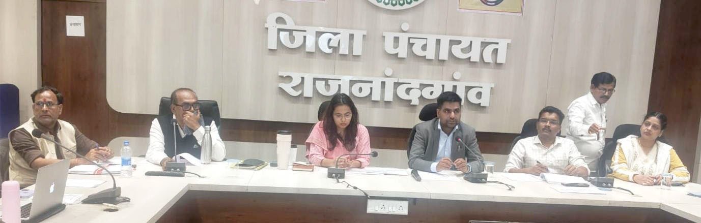 बोर्ड परीक्षाओं के लिए कार्ययोजना बनाकर परीक्षा परिणामों को बेहतर करने की दिशा में मिशन मोड में करें कार्य : कलेक्टर