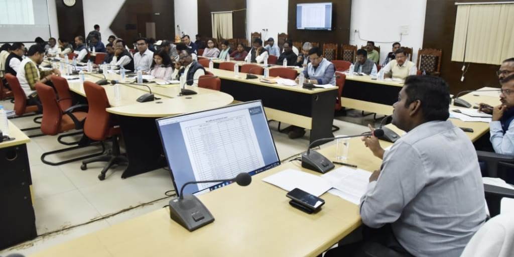 मुख्यमंत्री की घोषणाओं का सर्वोच्च प्राथमिकता से करें क्रियान्वयन-कलेक्टर  हरिस एस