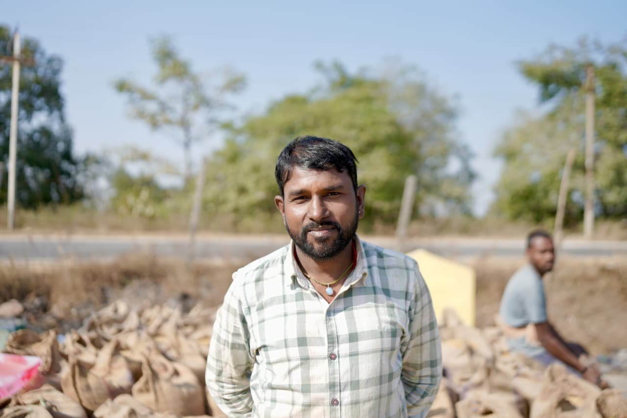 सर्वाधिक समर्थन मूल्य और सुगम धान खरीदी व्यवस्था से किसानों के चेहरे पर मुस्कान धान खरीदी नीति से मिला भरोसा, किसान महावीर यादव हुए आश्वस्त