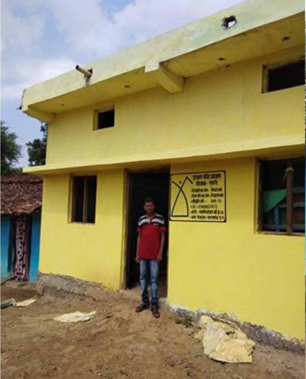 हेमचंद के परिवार को मिला प्रधानमंत्री आवास योजना के तहत पक्का घर