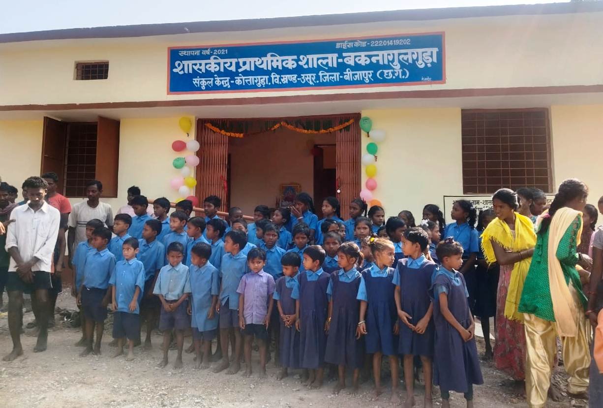 झोपड़ी में संचालित शाला के लिए बन गया पक्का भवन