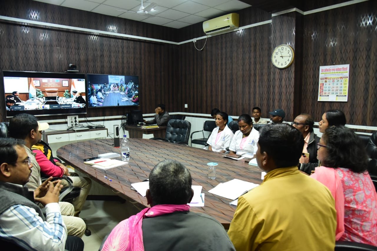 सुजल ग्राम संवाद के तृतीय चरण में ग्राम पंचायत साल्हेभाट ने किया छत्तीसगढ़ का प्रतिनिधित्व