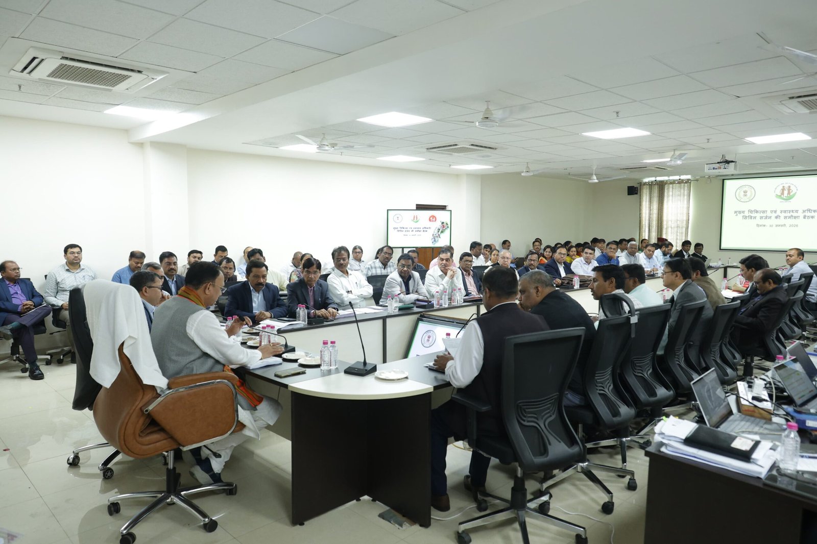 श्याम बिहारी जायसवाल ने स्वास्थ्य सेवाओं को मिशन मोड में सुदृढ़ करने के दिए निर्देश