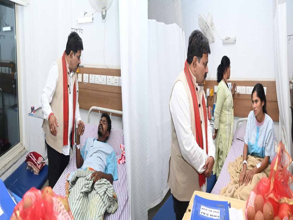 उपमुख्यमंत्री विजय शर्मा ने आईईडी ब्लास्ट में घायल जवानों से अस्पताल में की मुलाकात