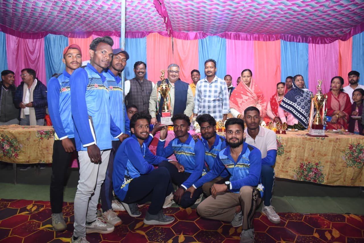 पर्यटन एवं संस्कृति मंत्री राजेश अग्रवाल ने विजेताओं को पुरस्कृत कर खिलाड़ियों का किया उत्साहवर्धन