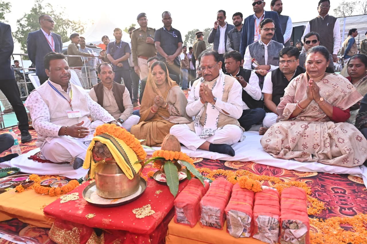 मुख्यमंत्री ने पत्थलगांव के प्रेस क्लब का किया लोकार्पण पत्थलगांव प्रेस क्लब ने मुख्यमंत्री को दिया धन्यवाद