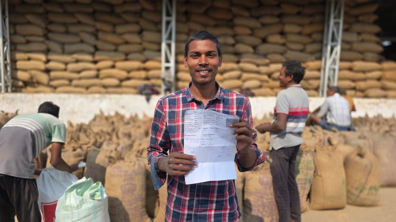 तकनीक और पारदर्शिता से बदली धान खरीदी व्यवस्था, किसान को मिली राहत किसानों को मिली घर बैठे तुहंर टोकन ऐप से टोकन कटाने की सुविधा