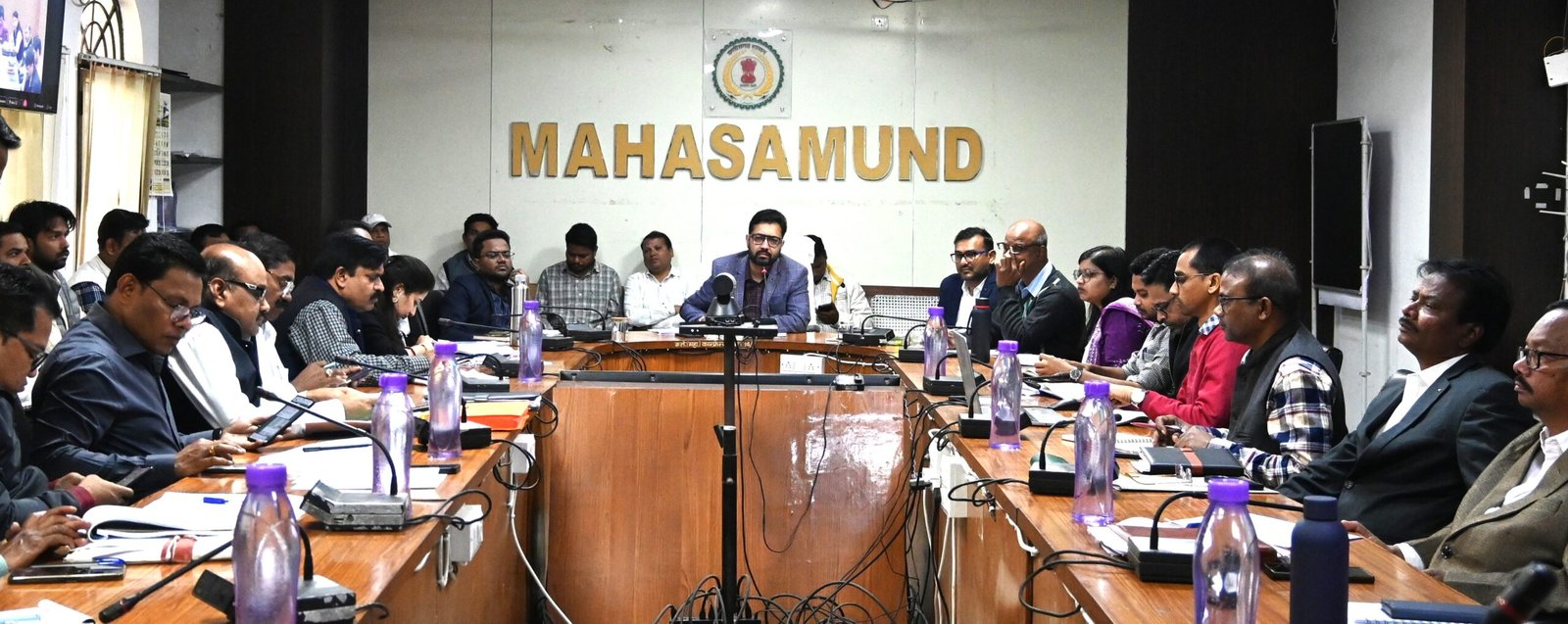 कलेक्टर ने ली साप्ताहिक समय सीमा की बैठक धान उपार्जन केंद्रों पर सभी नोडल अधिकारियों को निरीक्षण के दिए निर्देश